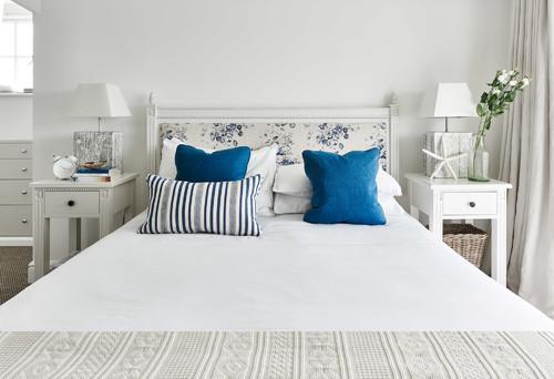 dormitorio decorado con estilo marinero