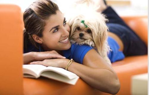 mujer-perro -mid-day