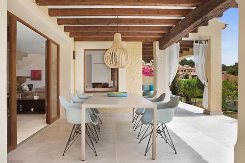 estilo farmhouse para comedor al aire libre