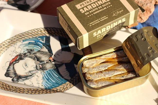 Una mesa bonita con Okenua y Petra Mora