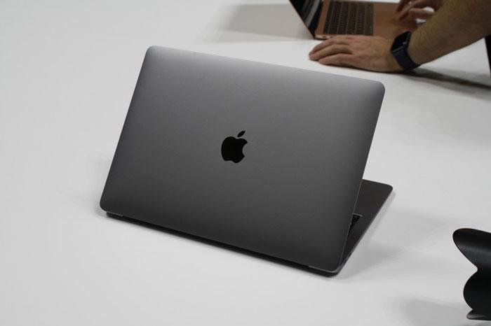 Apple Macbook Air