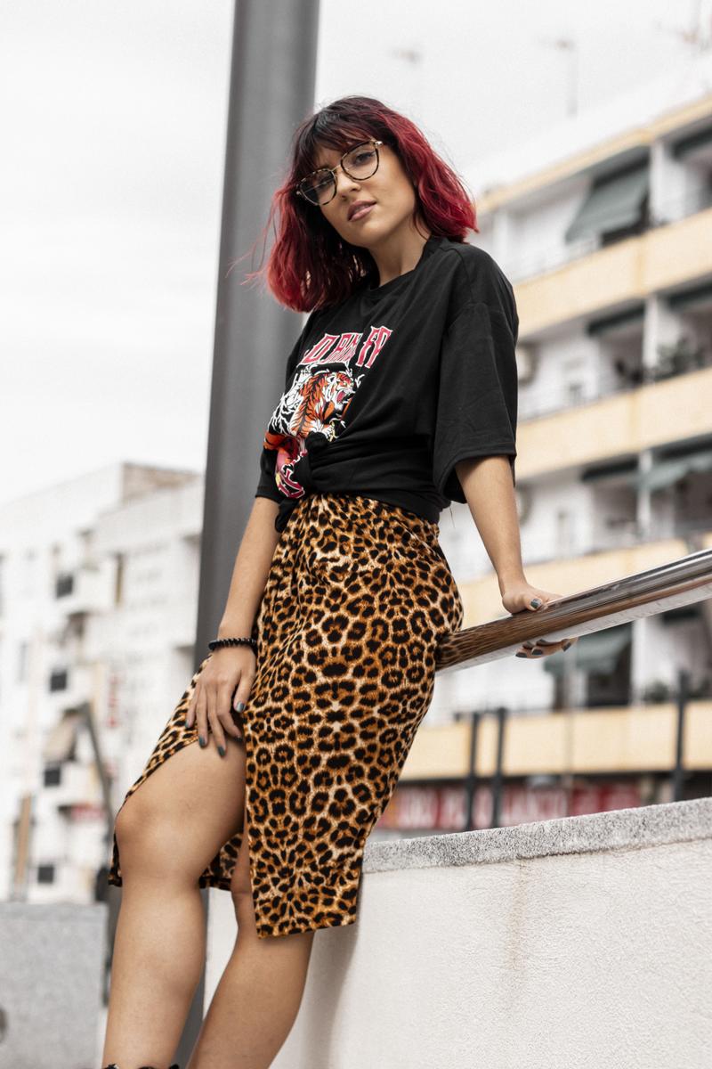 Camiseta estampada y leopardo