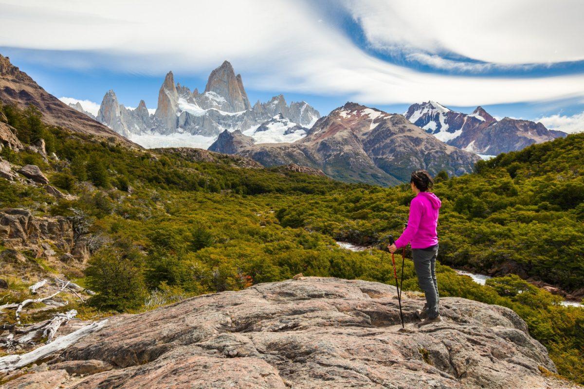 mujer viajando sola