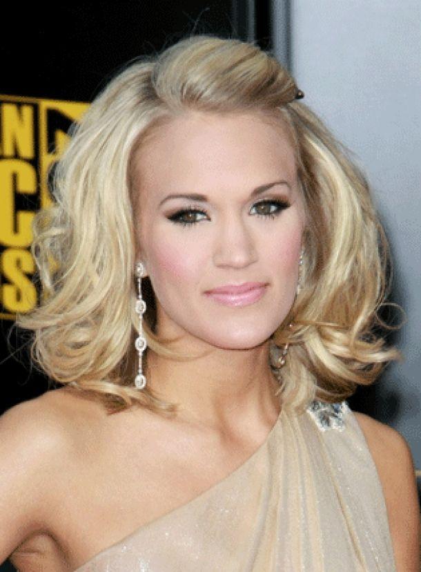 Peinados media melena flequillo recogido