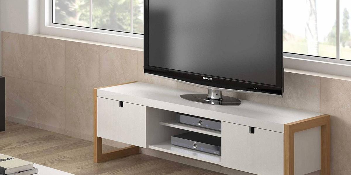Mueble blanco con madera