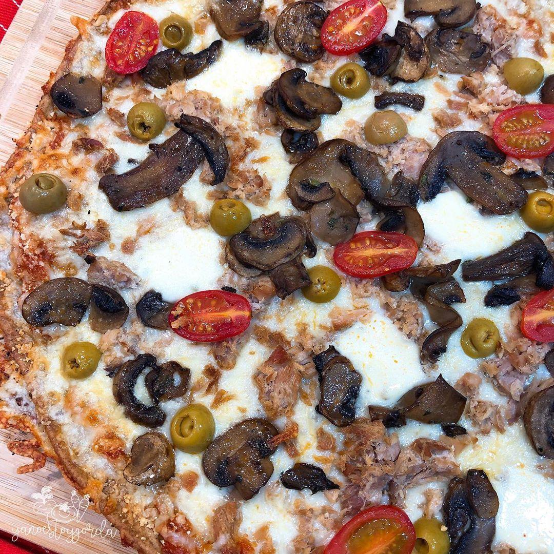 PIZZA FAMILIAR DE ESPELTA INTEGRAL CON ATÚN