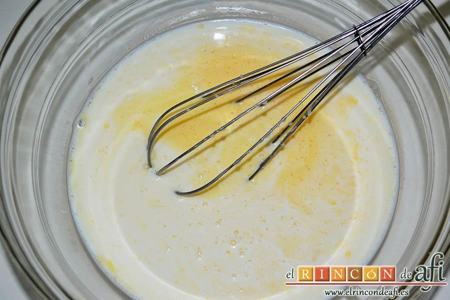 Pudin de castañas, batir y añadir los dos tipos de leche