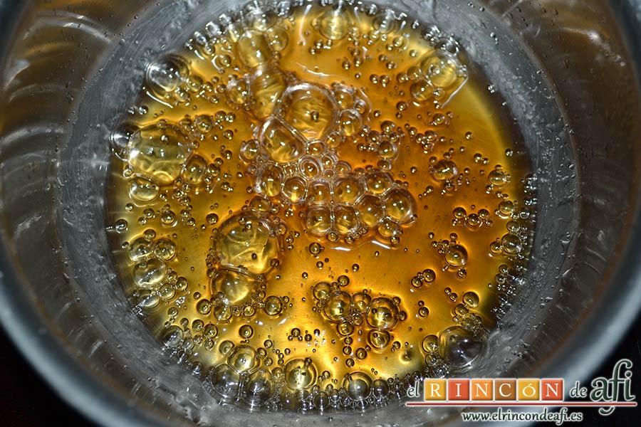 Pudin de castañas, hacer el caramelo