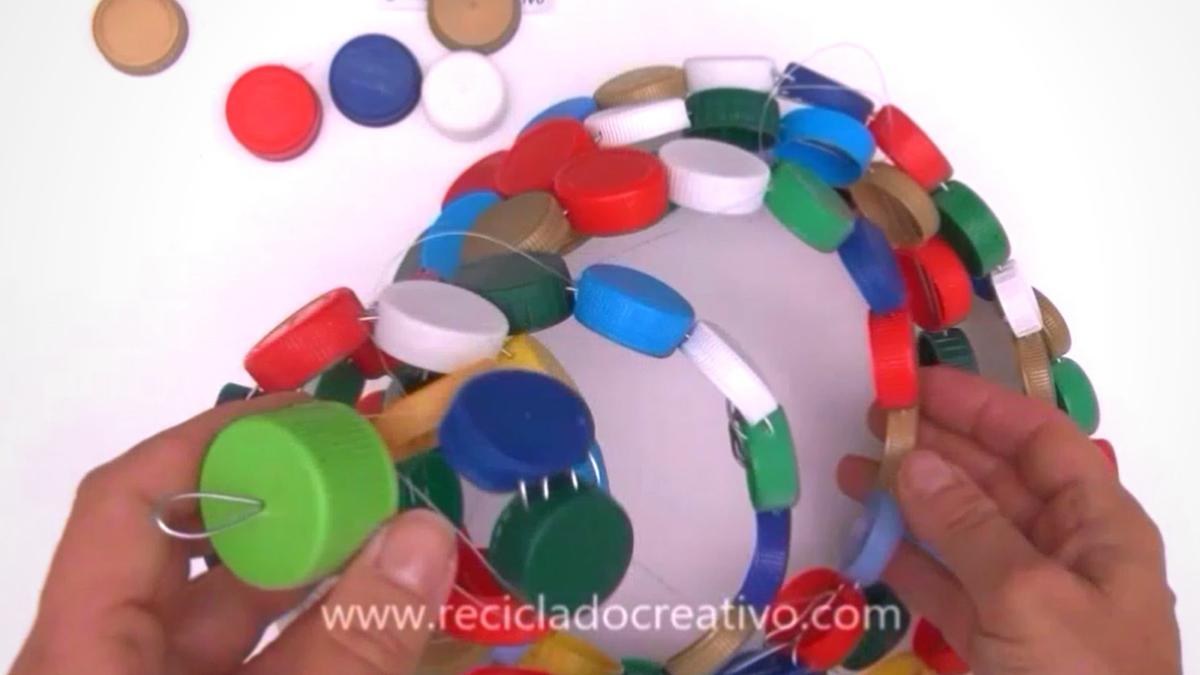 Árbol con tapitas de botellas de plástico #recicladocreativo