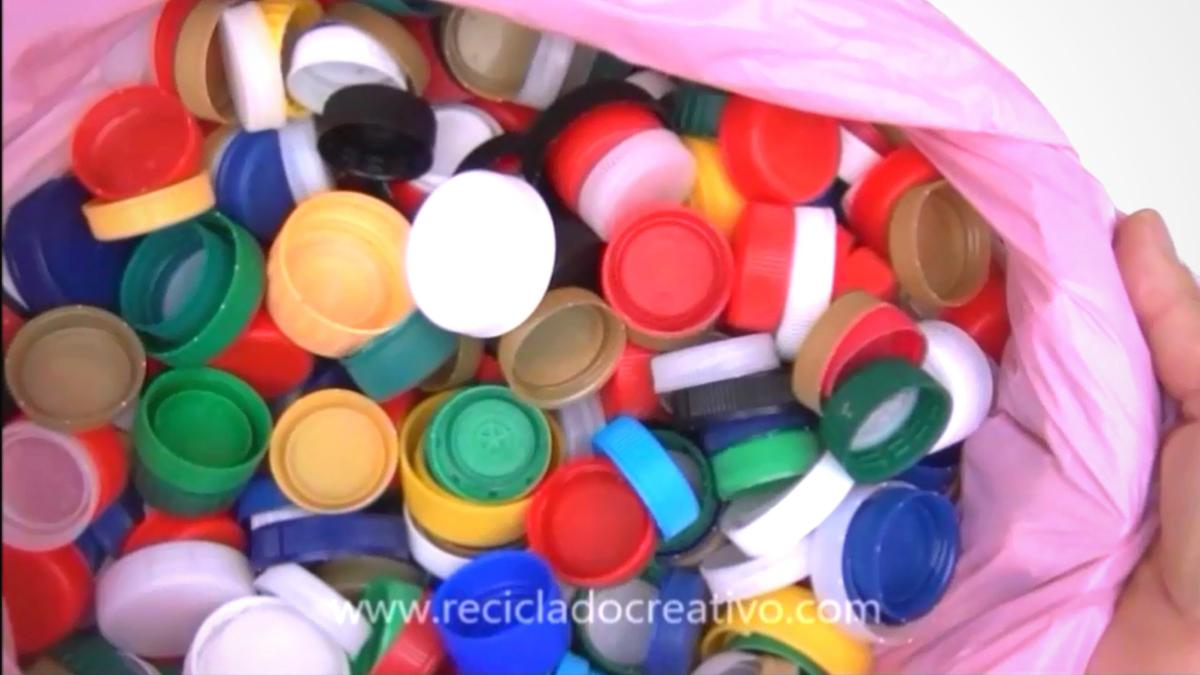 Árbol con tapitas de botellas de plástico #recicladocreativo