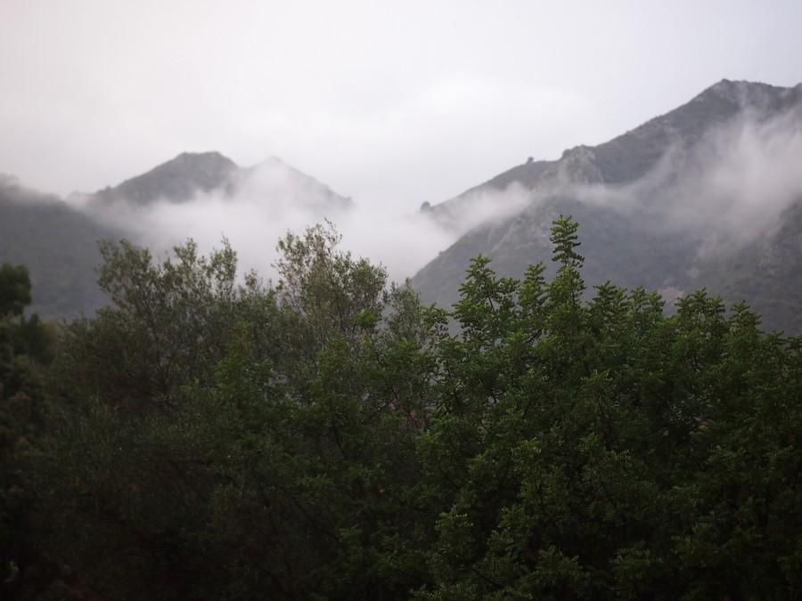 Las nubes sobre la sierra desde la Reserva ecologica de Ojén