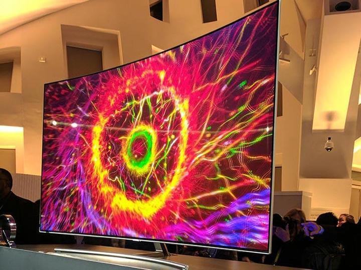 OLED vs. QLED: Usted ha decidido comprar un televisor de 4K pero no está seguro de qué tecnología de panel elegir. En este artículo se analizan las ventajas y desventajas de cada tecnología en comparación con las de OLED y QLED. Echa un vistazo.