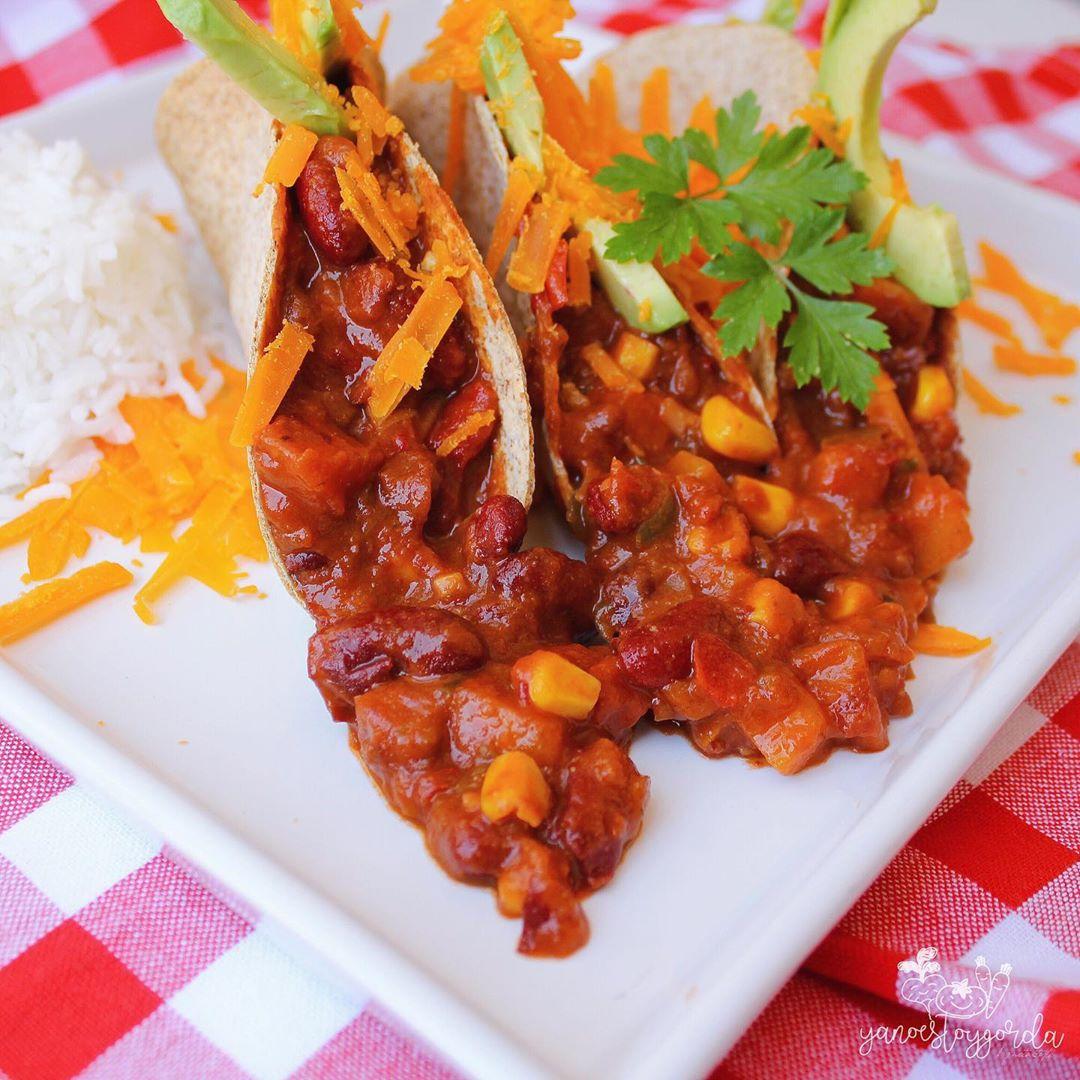 TACOS DE CHILI “SIN CARNE” (VEGANOS)