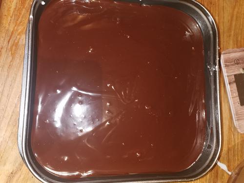 Pastel saludable tipo snikers vegano y sin gluten