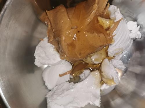 Pastel saludable tipo snikers vegano y sin gluten