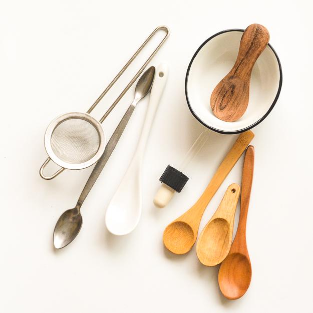 UTENSILIOS BÁSICOS PARA HACER COSMETICA NATURAL CASERA