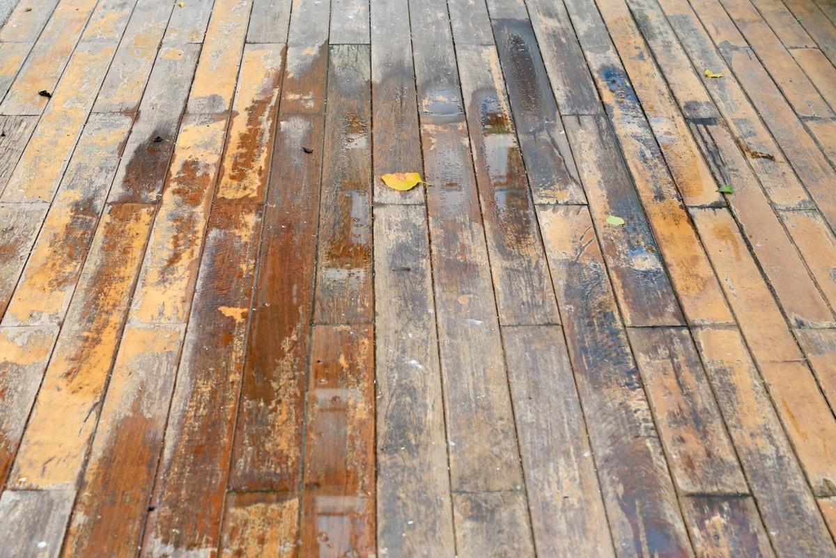 manchas de agua en madera
