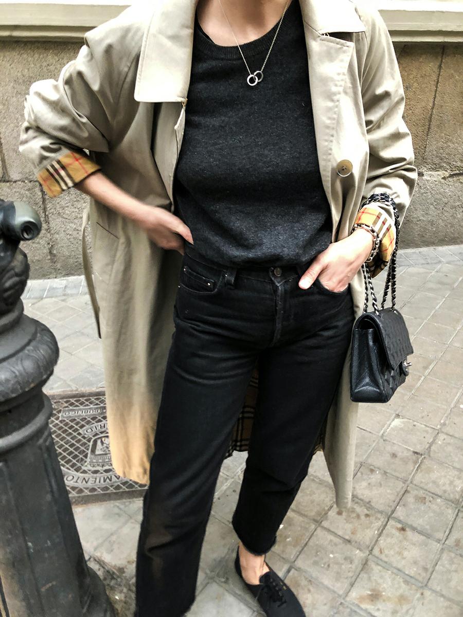 Trini | Burberry trench The Row sneakers