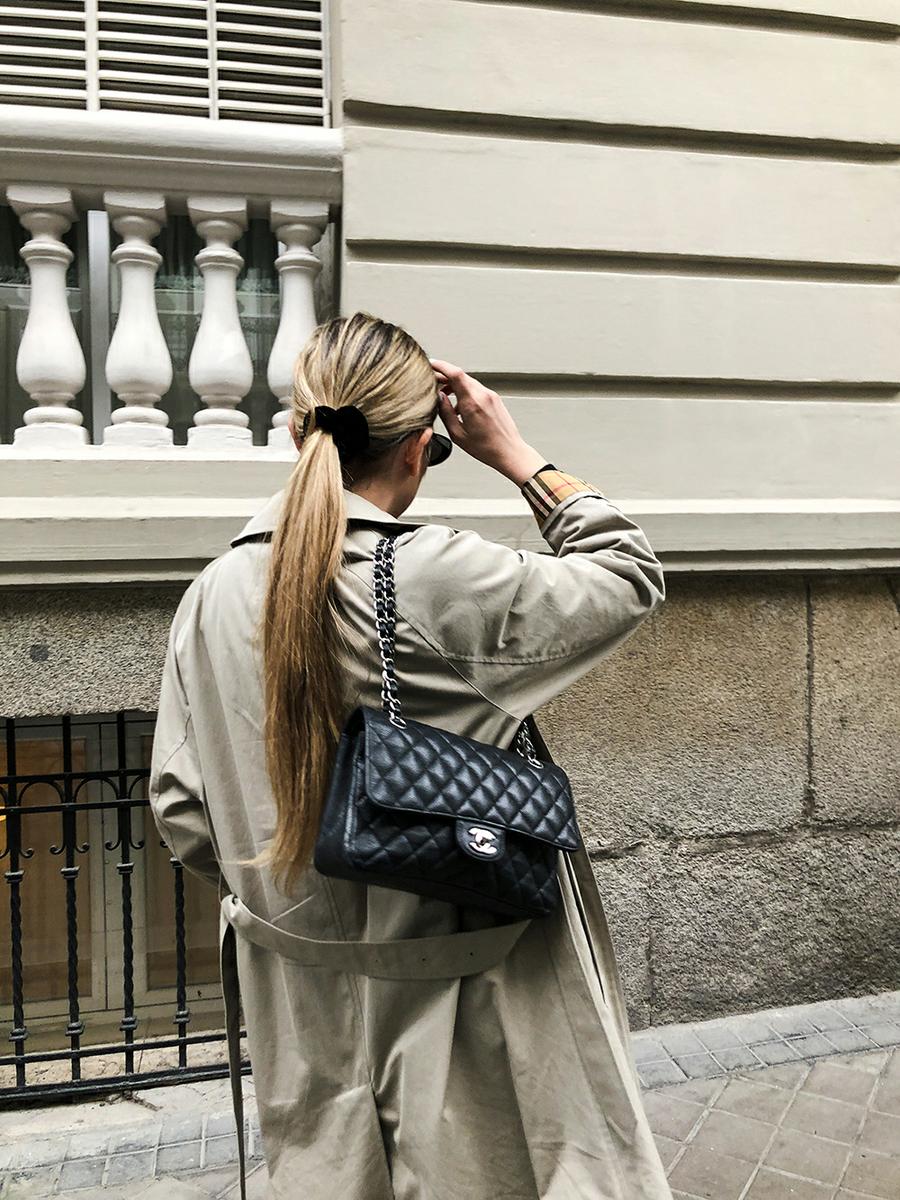 Trini | Burberry trench The Row sneakers