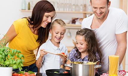 Resultado de imagen de hacer actividades en familias