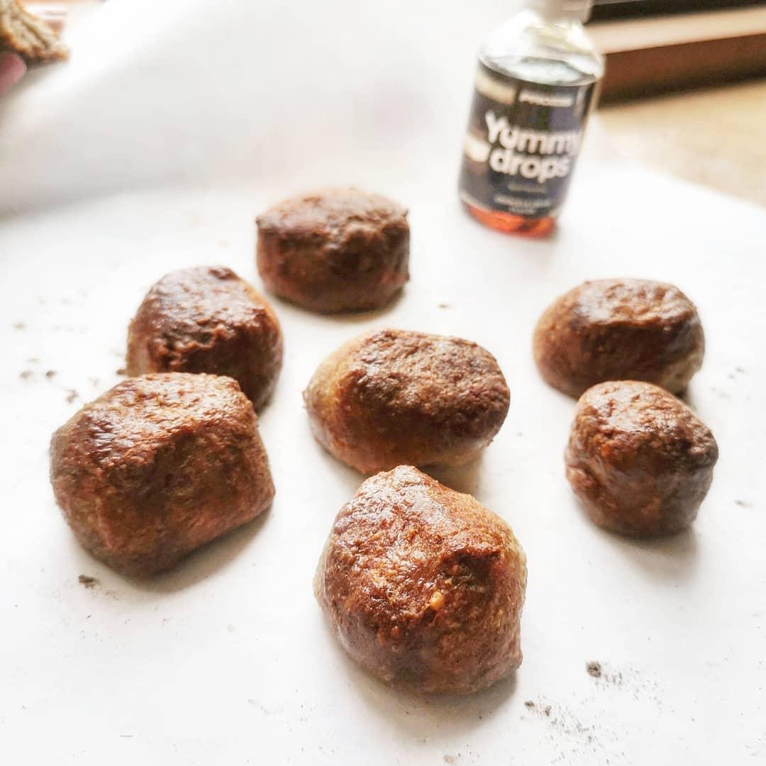 Bolitas de almendra y canela