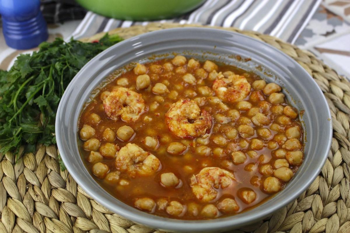 Garbanzos con langostinos o gambones