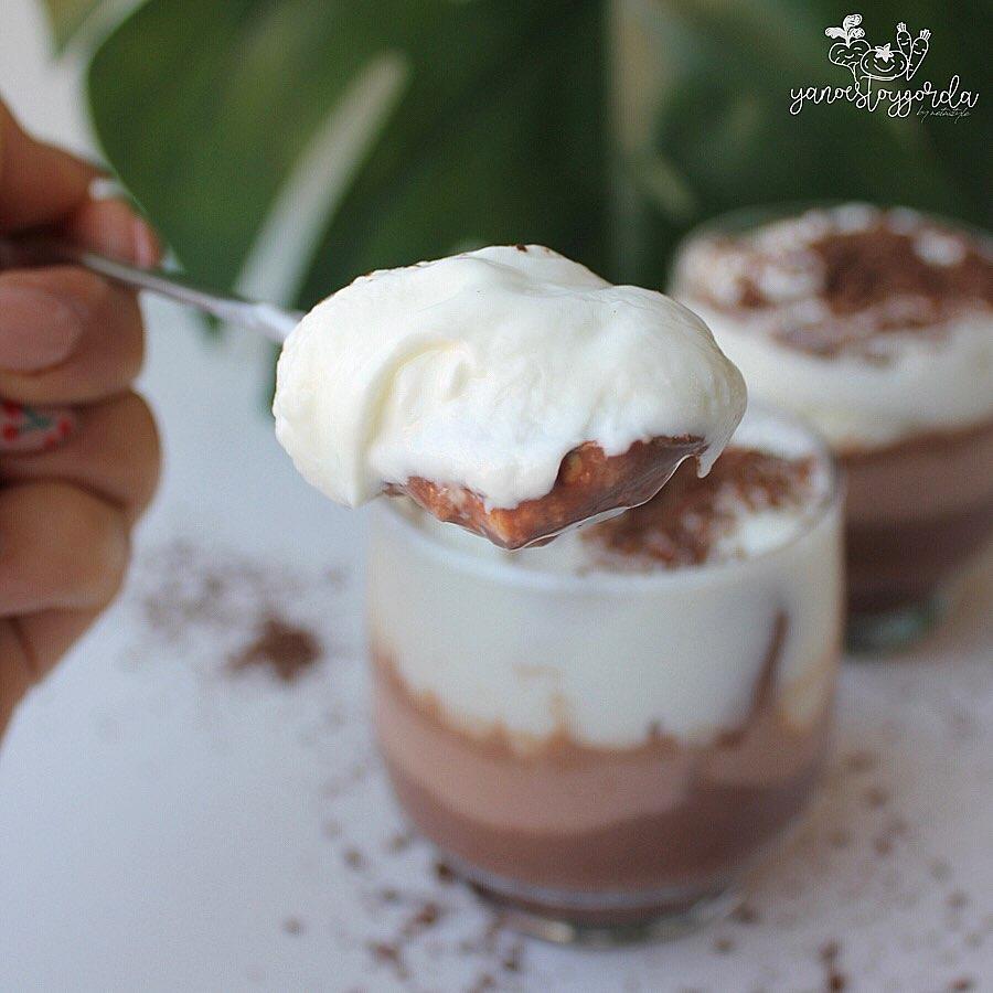 COPA SALUDABLE DE CREMA DE CHOCOLATE