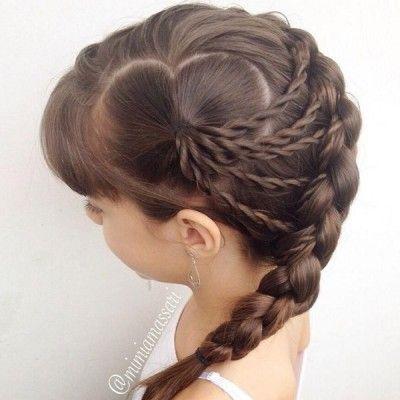 Peinado elegante con trenza de cordón