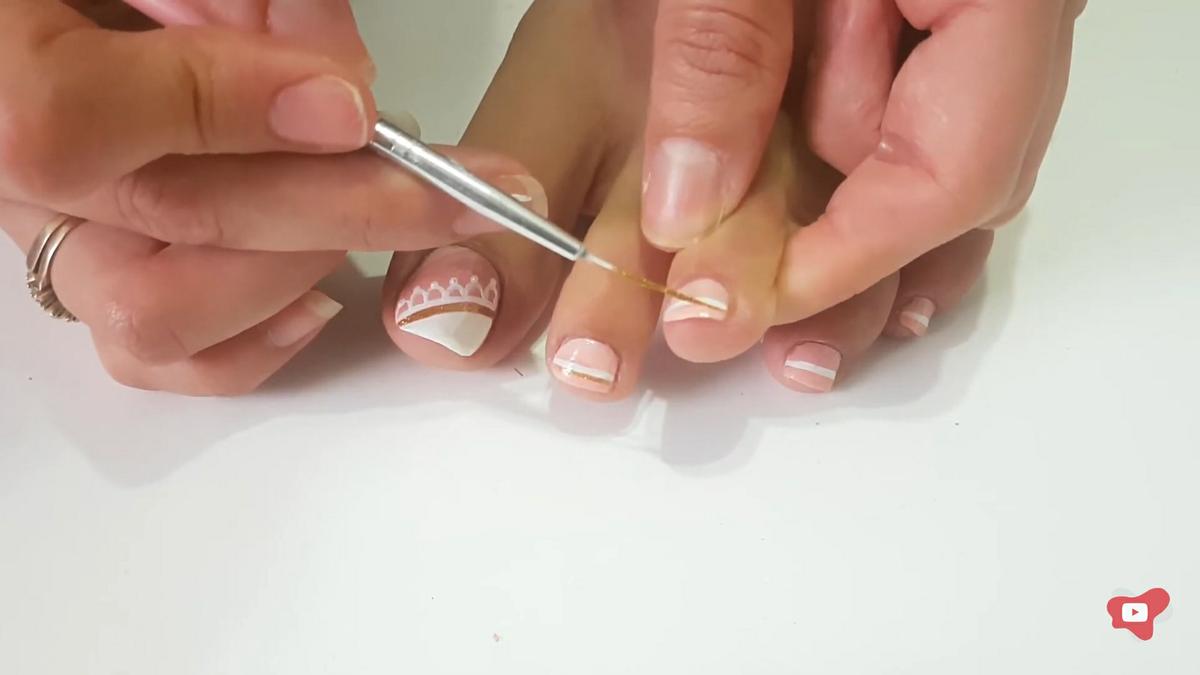 modelos uñas color coral