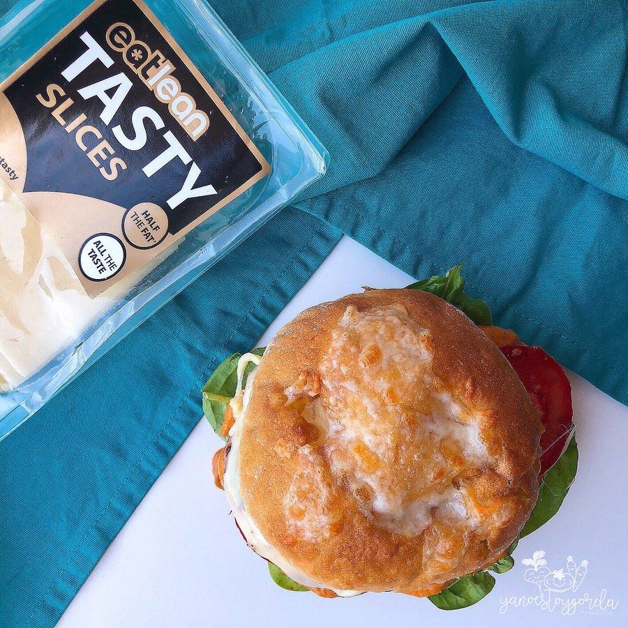 HAMBURGUESA DE PAVO CON QUESO + PAN SIN HORNO