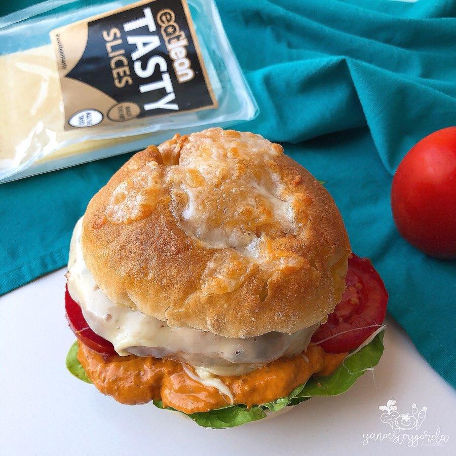HAMBURGUESA DE PAVO CON QUESO + PAN SIN HORNO