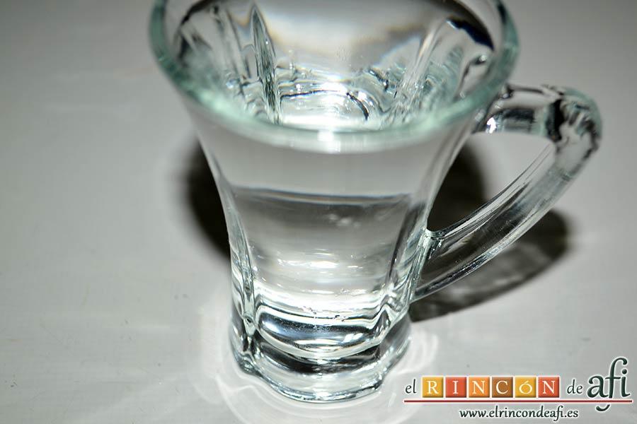 Bacalao a la miel, preparar el agua