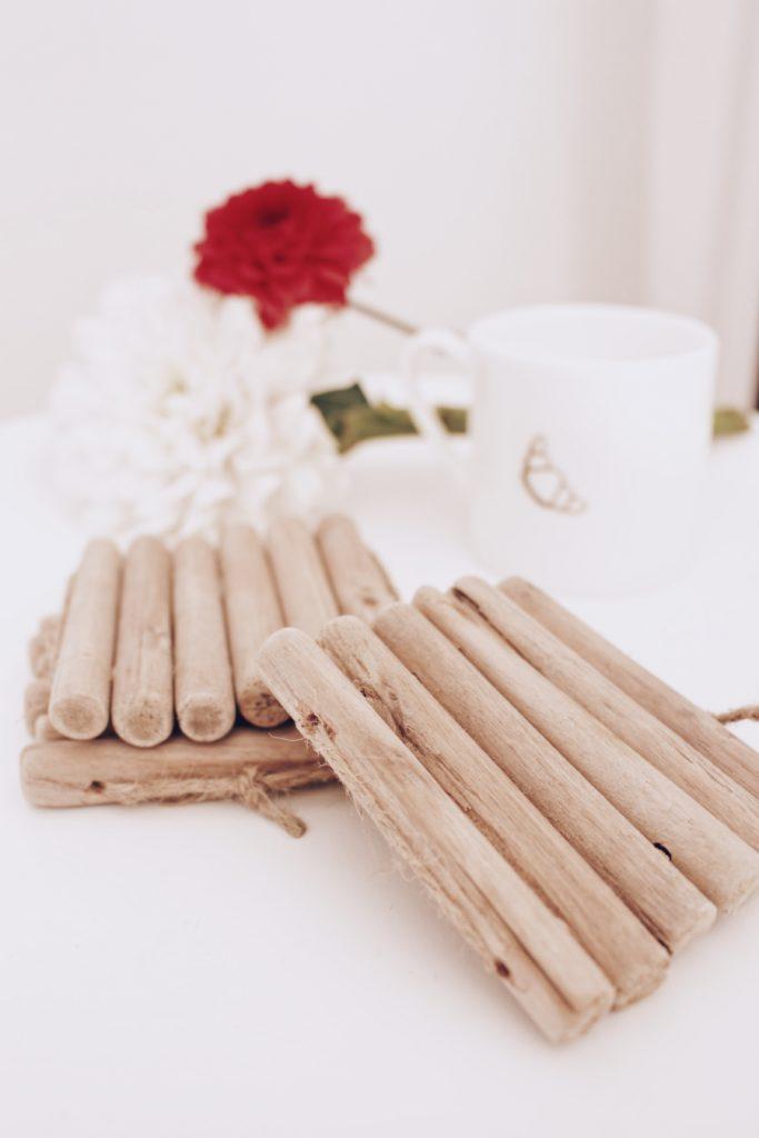 3 manualidades con palitos de madera - Posavasos- Paso a paso _ El blog de Laucreativa