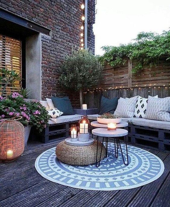 Ideas para tu patio o jardín con alfombras