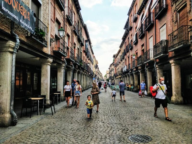 Que ver en Alcalá, Calle Mayor