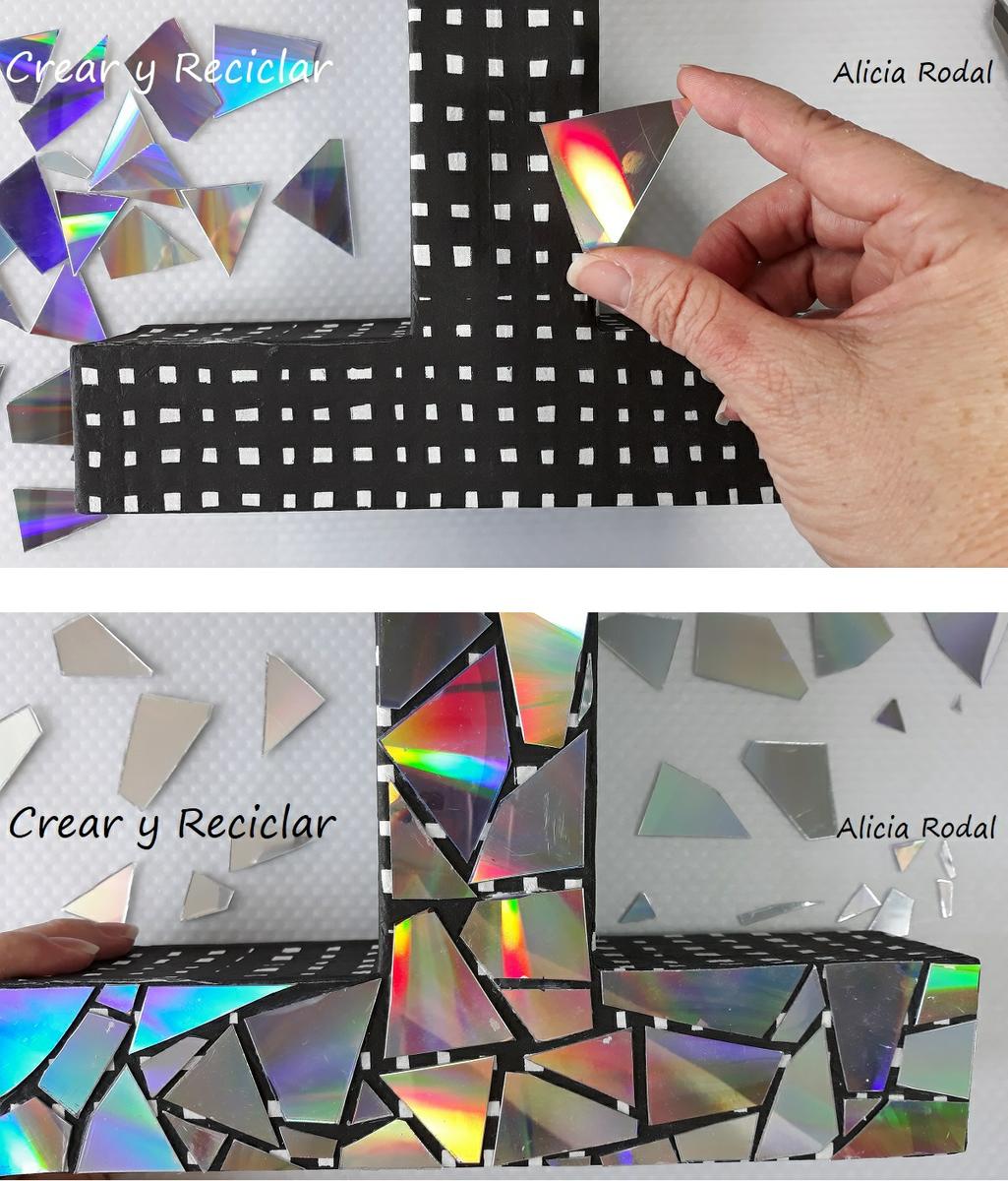 En este tutorial te muestro una idea de cómo hacer letras de cartón en 3D y decorarlas con CD´s o DVD viejos o dañados. Reciclaje creativo Diy