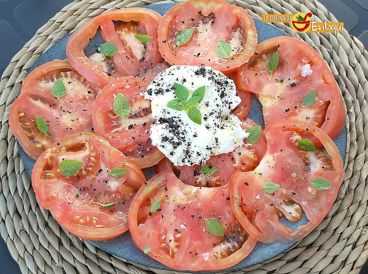 Ensalada de burrata y aroma de trufa