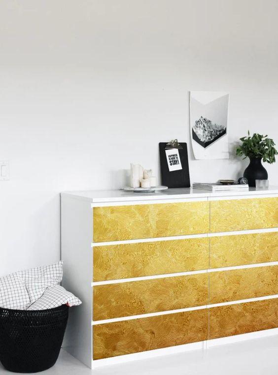 Empapelar la cómoda Malm de Ikea
