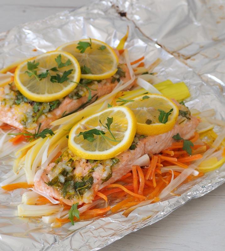 como hacer salmon en papillote con salsa de limon