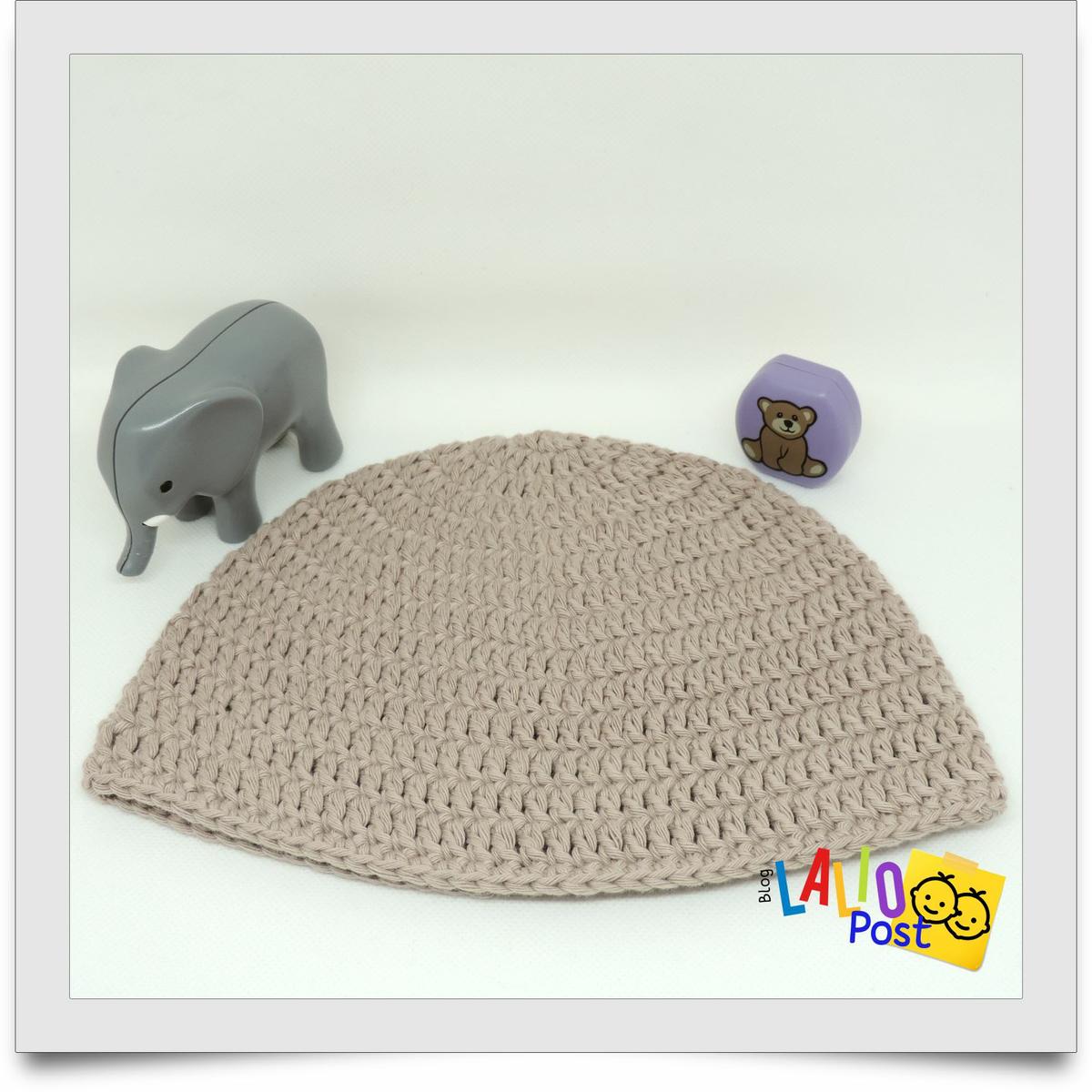 Gorrito tejido a crochet para bebé de 6 a 12 meses