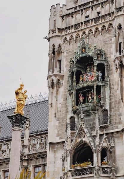 Qué ver y hacer en Múnich, Carrillón del Nuevo Ayuntamiento