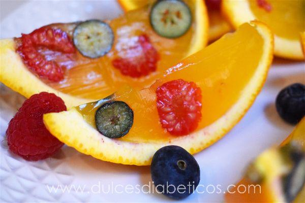 Gelatina de naranja con frutos rojos