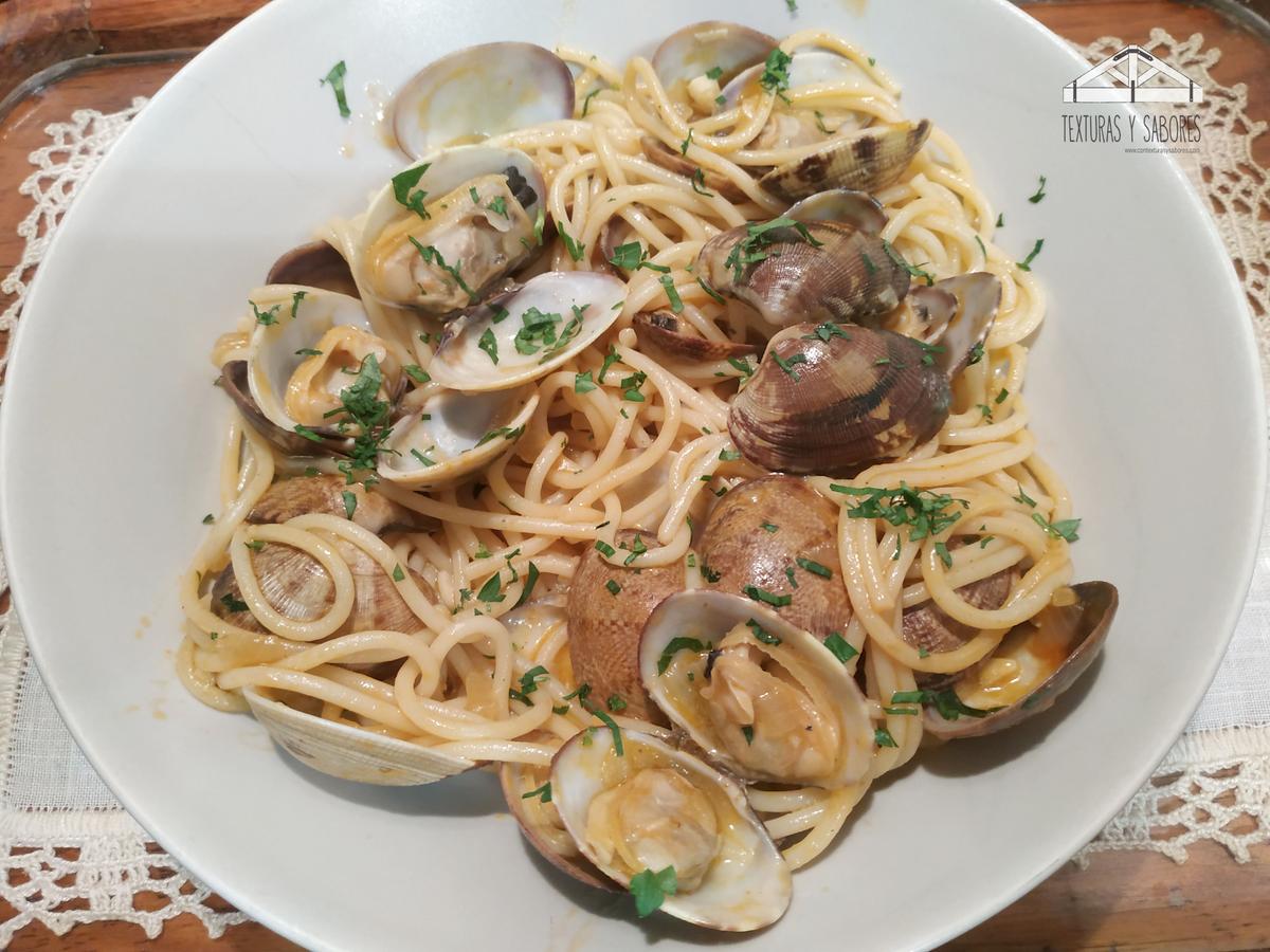 espaguettis a la marinera bandeja