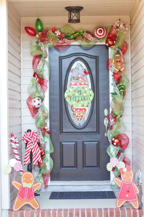 Decoración puertas del hogar navideñas colores infantil tierna creativa rojo blanco verde caramelos dulces mazapán