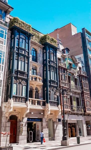 Qué ver en Oviedo, Calle Uría