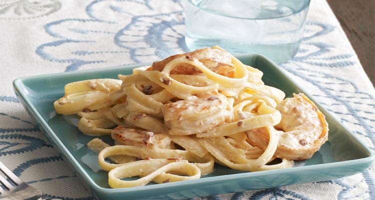 preparar fetuccini con camarones