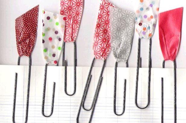 Marcapáginas con clips. Vía Tambouille.