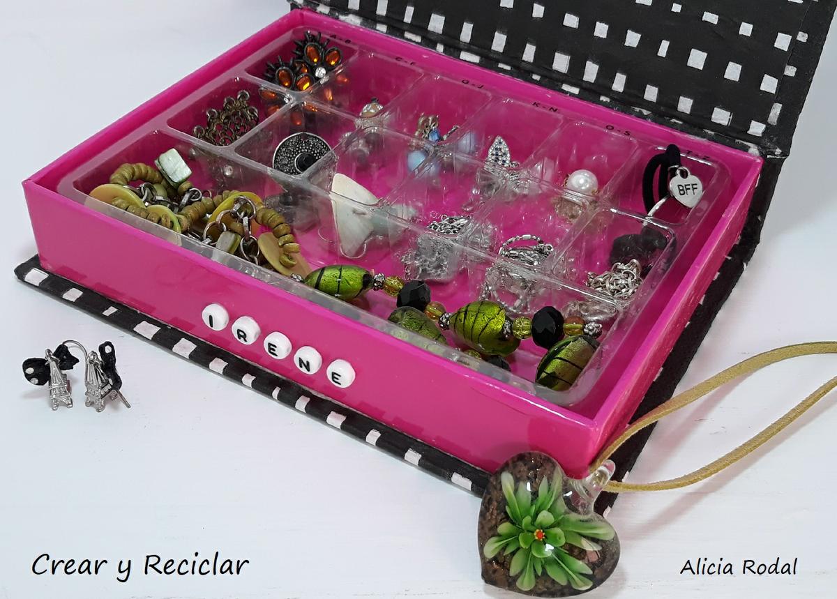 Estas son mis ideas y creaciones realizadas en el 2020, son más de 30 ideas, completamente distintas y con diferentes materiales reciclados. Mira todo lo que se puede hacer con un poquito de imaginación, creatividad y mucho reciclaje. Ideas para el hogar y para toda la familia. Diy.
