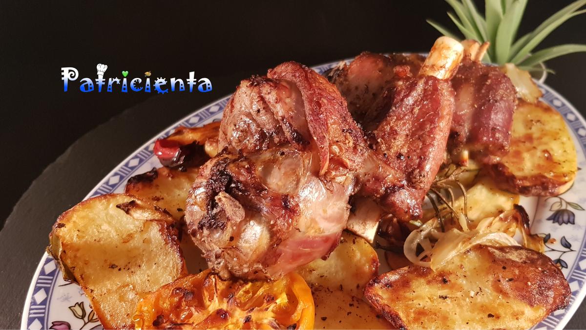 Jarrete de cordero con verduras y patatas
