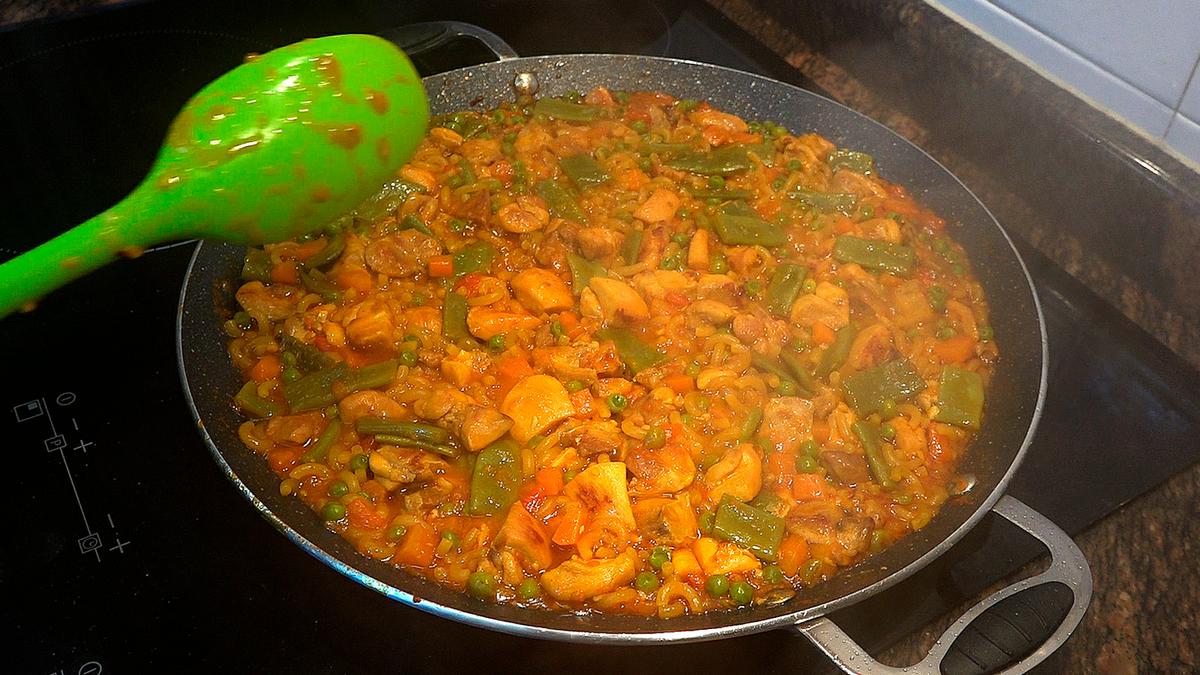 FIDEUÁ DE POLLO Y VERDURAS O PAELLA DE FIDEOS CON POLLO Y VERDURAS - Foto 10
